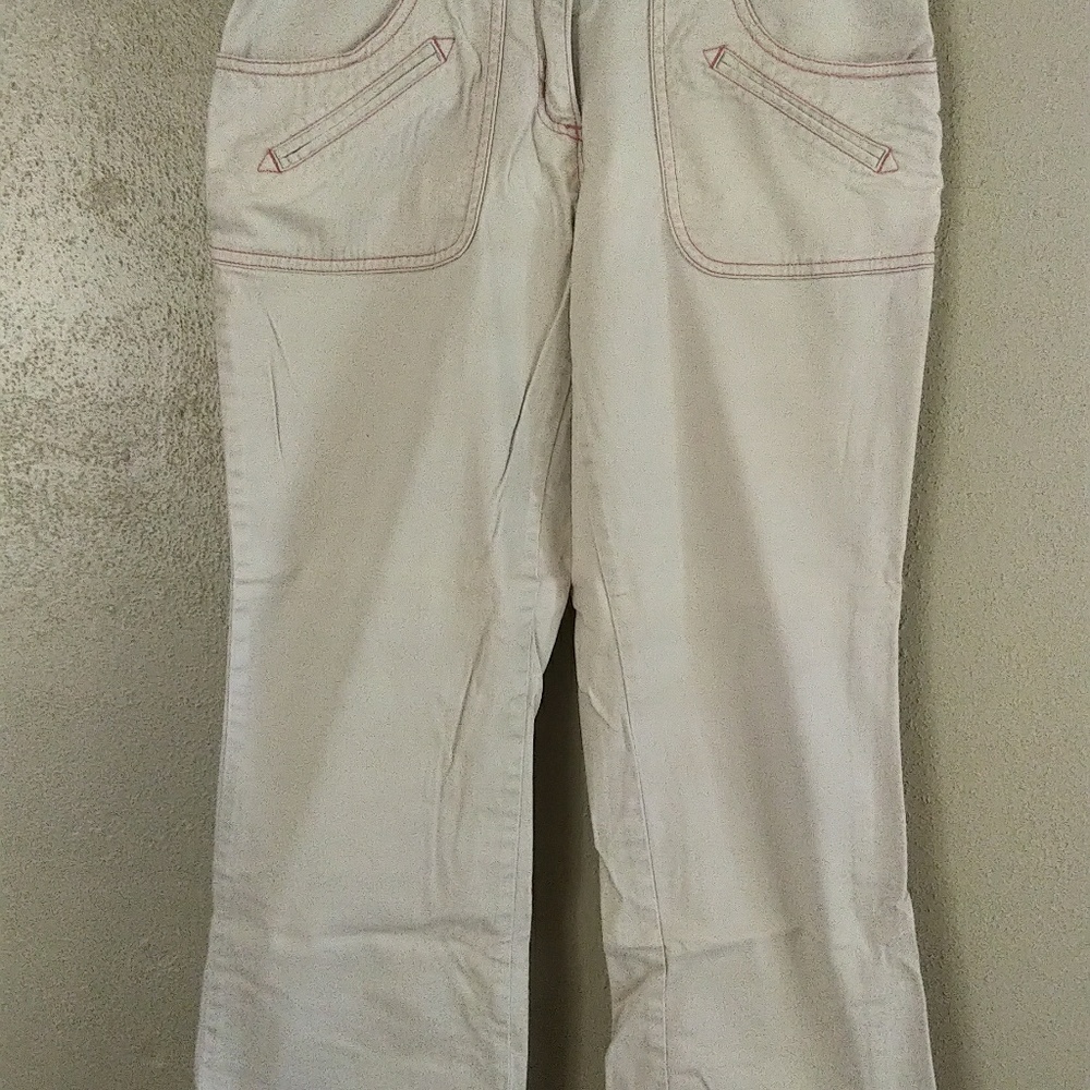 Woman's cropped travel/outdoor jeans